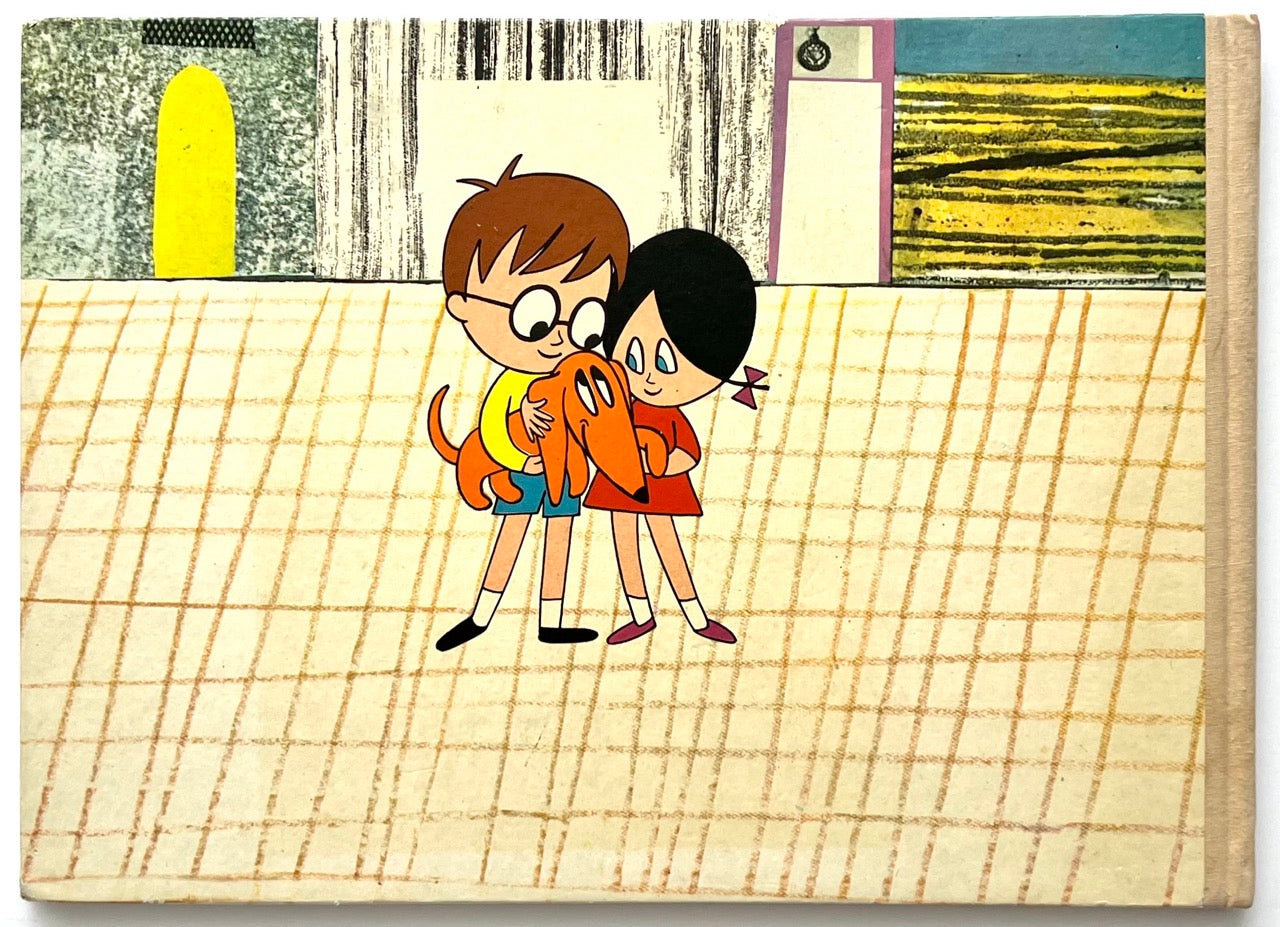 Brownie and the Mechanical Dog by György Várnai, 1976 – illustrated back cover showing two children hugging an orange dachshund against a textured graphic background.