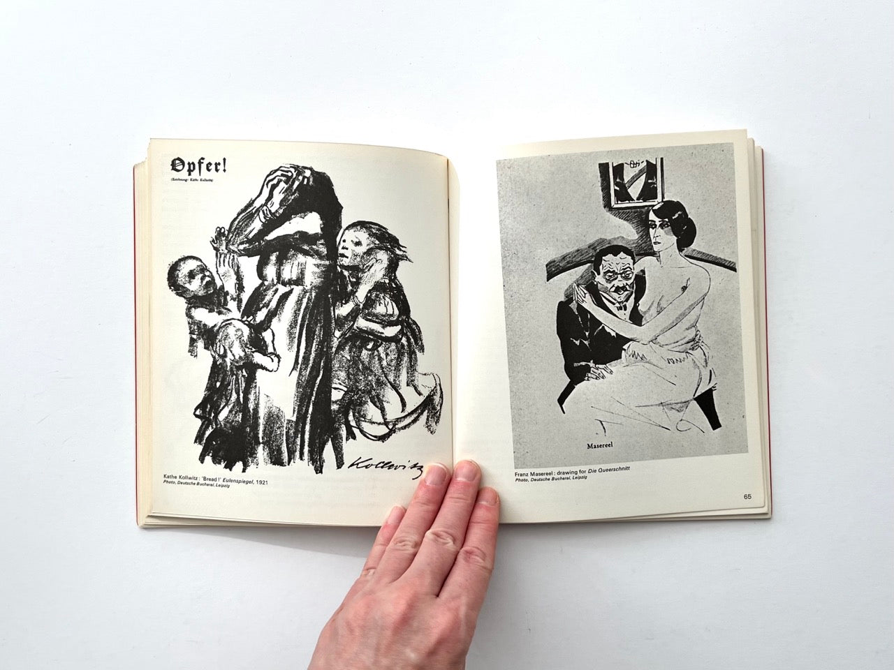 Interior spread with reproductions of Käthe Kollwitz drawing Bread from Eulenspiegel, 1921, and Franz Masereel illustration from Die Querschnitt